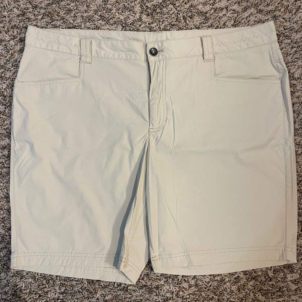 Eddie Bauer Women’s 5 Inch Inseam Khaki Shorts